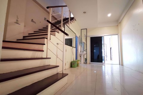 Casa de 3 dormitorios en Wang Thonglang, Bangkok, Tailandia № 76461 - foto 9