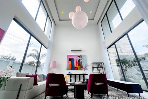 Casa de 3 dormitorios en Pattaya, Tailandia № 81832 - foto 4