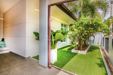 House in Bang Lamung, Thailand 3 bedrooms № 78612 - photo 8