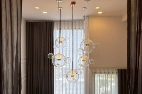 Dúplex de 1 dormitorio en Bangkok, Tailandia № 132454 - foto 9