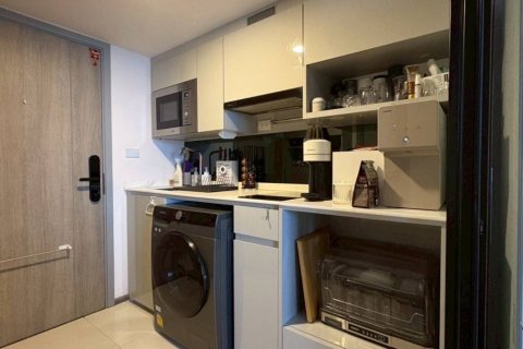 Dúplex de 1 dormitorio en Bangkok, Tailandia № 132454 - foto 7