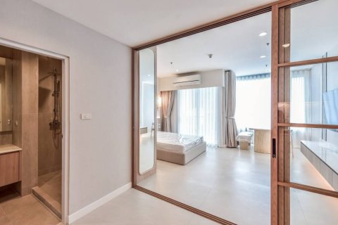 Estudio en el condominio en Bangkok, Tailandia № 132460 - foto 3