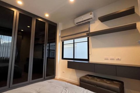 Casa de 3 dormitorios en Phuket, Tailandia № 125774 - foto 10
