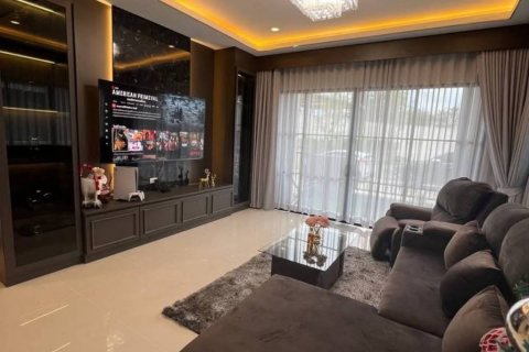 Casa de 3 dormitorios en Phuket, Tailandia № 125774 - foto 3