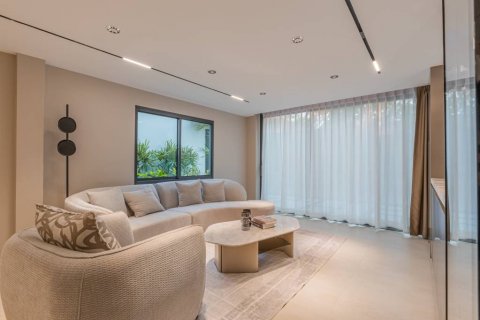 Chalet de 4 dormitorios en Pattaya, Tailandia № 120253 - foto 4