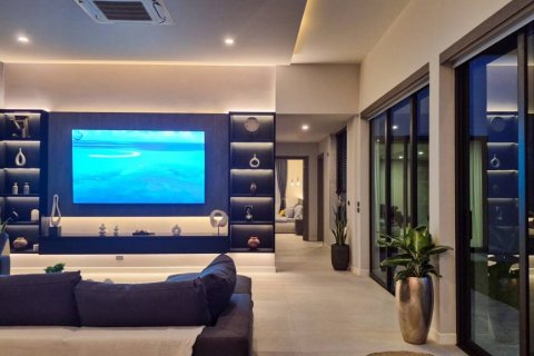 Chalet de 6 dormitorios en Pattaya, Tailandia № 132924 - foto 5