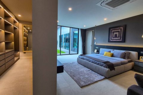Chalet de 6 dormitorios en Pattaya, Tailandia № 132924 - foto 10