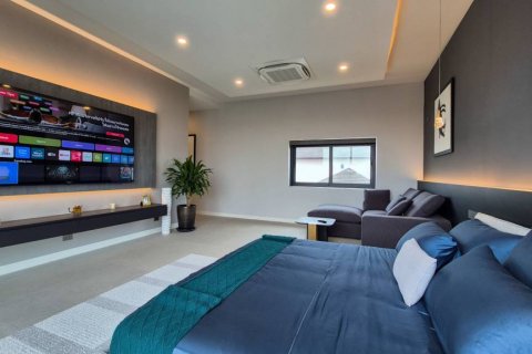 Chalet de 6 dormitorios en Pattaya, Tailandia № 132923 - foto 9