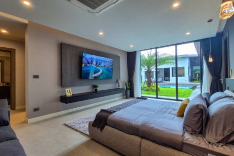 Chalet de 6 dormitorios en Pattaya, Tailandia № 132923 - foto 6