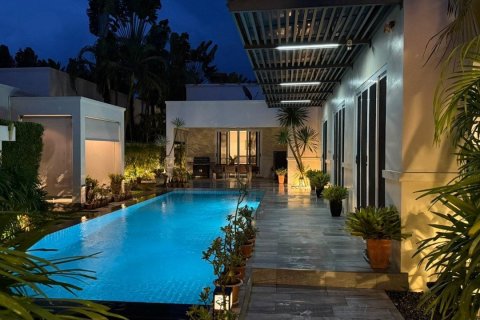 Casa de 3 dormitorios en Pattaya, Tailandia № 112031 - foto 2