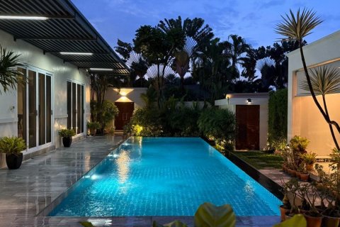 Casa de 3 dormitorios en Pattaya, Tailandia № 112031 - foto 3