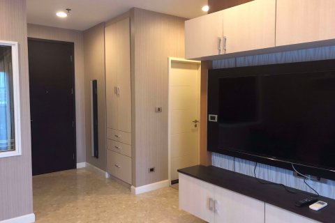 Condominio de 1 dormitorio en Khlong Toei, Bangkok, Tailandia № 76264 - foto 3