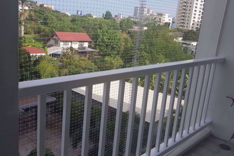 Condominio de 2 dormitorios en Bang Kapi, Bangkok, Tailandia № 76585 - foto 15