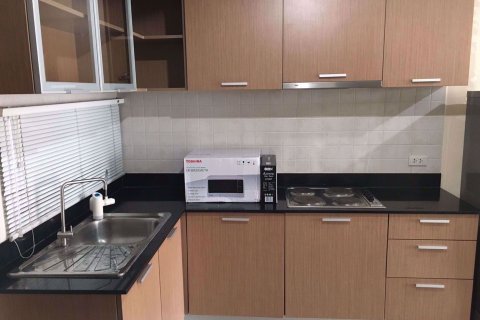 Condominio de 2 dormitorios en Bang Kapi, Bangkok, Tailandia № 76585 - foto 5