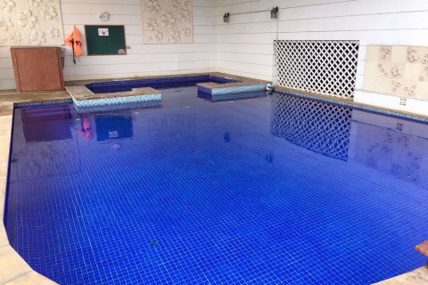 Condominio de 2 dormitorios en Bang Kapi, Bangkok, Tailandia № 76585 - foto 19