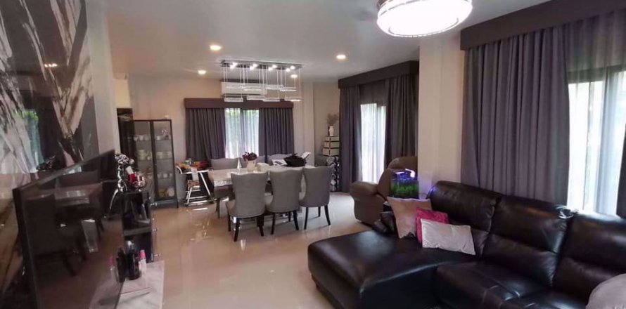 Casa de 4 dormitorios en Bang Kaeo, Tailandia № 76736