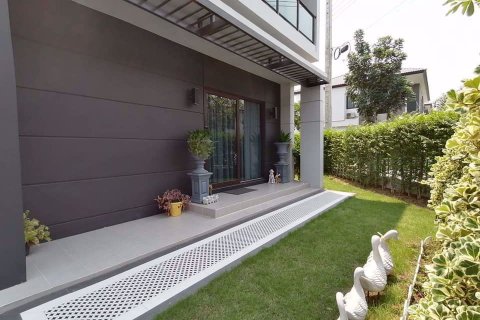 Casa de 4 dormitorios en Bang Kaeo, Tailandia № 76736 - foto 10