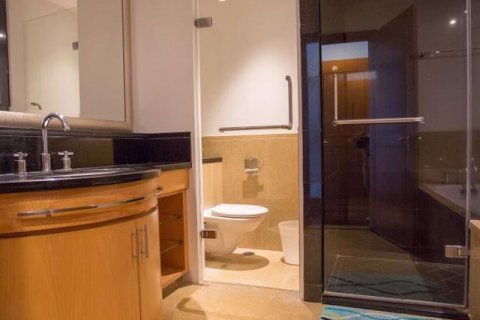 Condominio de 2 dormitorios en Sathon, Bangkok, Tailandia № 76584 - foto 16