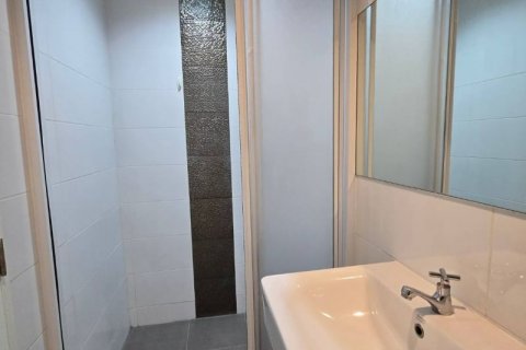 Condominio de 2 dormitorios en Khlong Toei, Bangkok, Tailandia № 123862 - foto 18