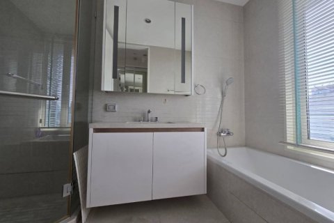 Condo in Pathum Wan, Bangkok, Thailand, 2 bedrooms  № 123864 - photo 14