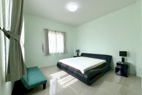 Casa de 3 dormitorios en Pattaya, Tailandia № 130359 - foto 10