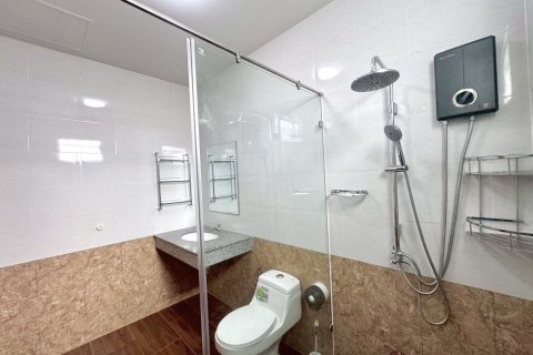 Casa de 3 dormitorios en Pattaya, Tailandia № 130359 - foto 14