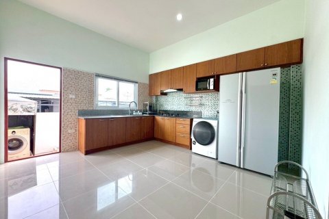 Casa de 3 dormitorios en Pattaya, Tailandia № 130359 - foto 17