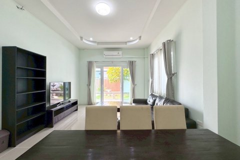 Casa de 3 dormitorios en Pattaya, Tailandia № 130359 - foto 9