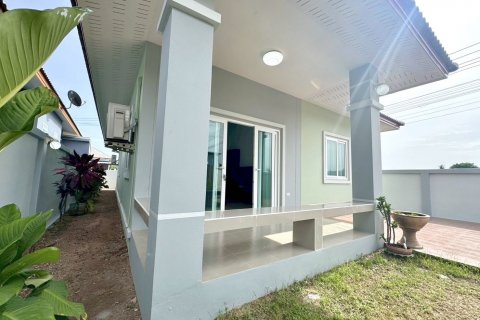 Casa de 3 dormitorios en Pattaya, Tailandia № 130359 - foto 24