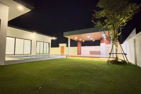 Casa de 3 dormitorios en Pattaya, Tailandia № 122938 - foto 10