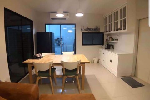 Casa de 3 dormitorios en Prawet, Bangkok, Tailandia № 78440 - foto 2