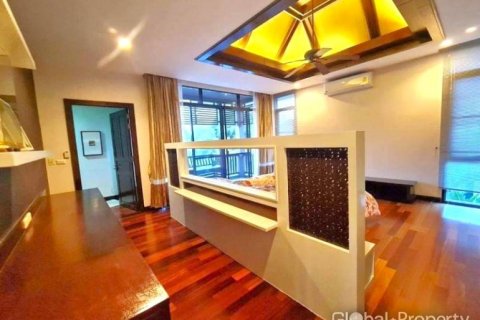 Casa de 3 dormitorios en Pattaya, Tailandia № 81890 - foto 8
