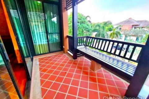 Casa de 3 dormitorios en Pattaya, Tailandia № 81890 - foto 4