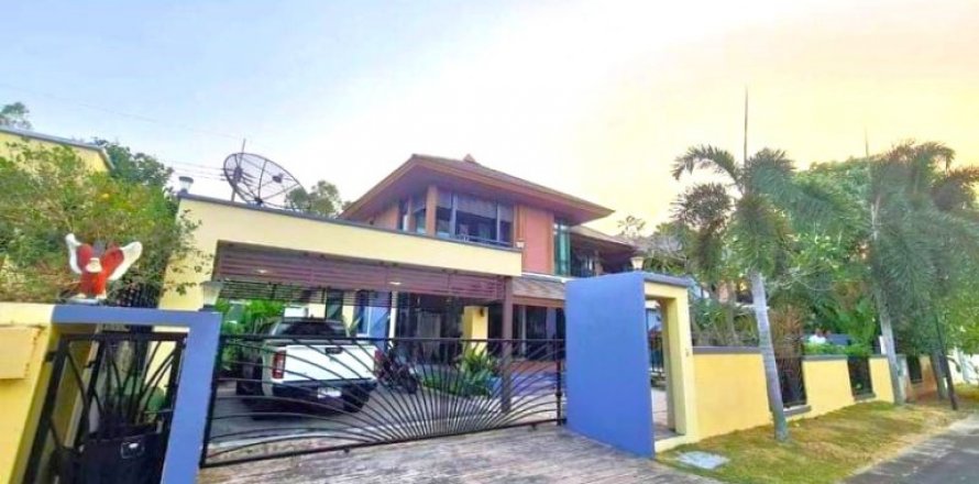 Casa de 3 dormitorios en Pattaya, Tailandia № 81890