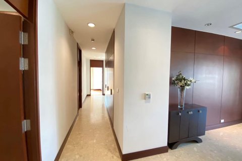 คอนโดมิเนียมในปทุมวัน, กรุงเทพฯ, ประเทศไทย, 4 ห้องนอน № 123878 - รูปถ่าย 19