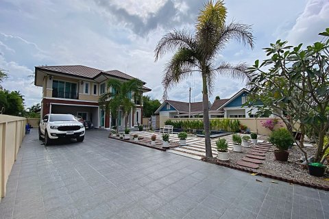 Casa de 4 dormitorios en Hua Hin, Tailandia № 125239 - foto 2