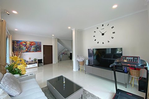 Casa de 4 dormitorios en Hua Hin, Tailandia № 125239 - foto 8