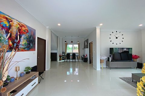Casa de 4 dormitorios en Hua Hin, Tailandia № 125239 - foto 5