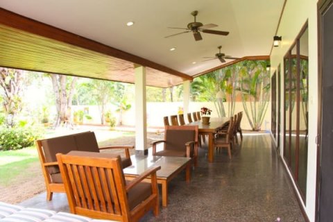 Casa de 5 dormitorios en Hua Hin, Tailandia № 125245 - foto 9