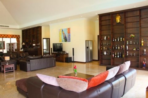 Casa de 5 dormitorios en Hua Hin, Tailandia № 125245 - foto 14