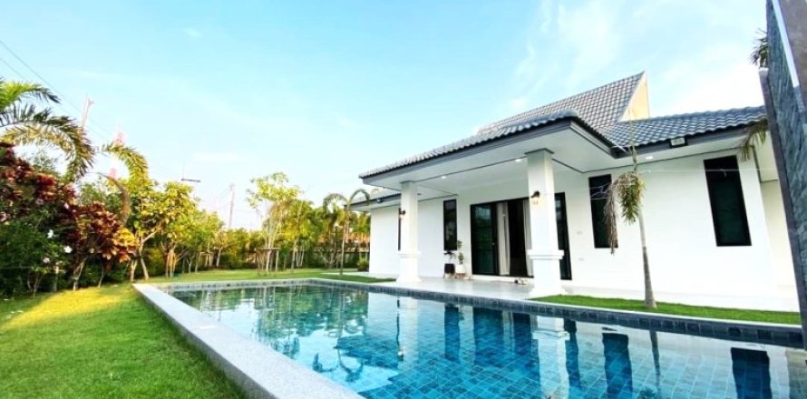Casa de 4 dormitorios en Pattaya, Tailandia № 132286