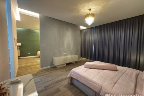 Casa de 6 dormitorios en Pattaya, Tailandia № 132287 - foto 29
