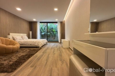 Casa de 6 dormitorios en Pattaya, Tailandia № 132287 - foto 25