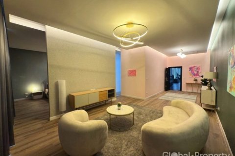 Casa de 6 dormitorios en Pattaya, Tailandia № 132287 - foto 30