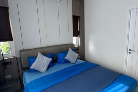 Casa de 5 dormitorios en Pattaya, Tailandia № 132290 - foto 8