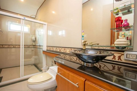 Chalet de 4 dormitorios en Chiang Mai, Tailandia № 121477 - foto 29