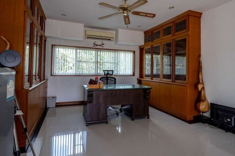 Chalet de 4 dormitorios en Chiang Mai, Tailandia № 121477 - foto 9