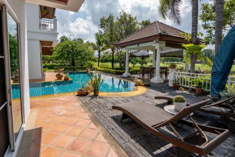 Chalet de 4 dormitorios en Chiang Mai, Tailandia № 121477 - foto 11