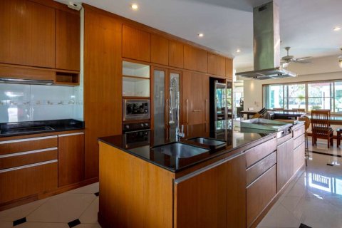 Chalet de 4 dormitorios en Chiang Mai, Tailandia № 121477 - foto 3