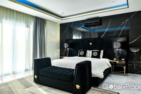 Casa de 4 dormitorios en Pattaya, Tailandia № 144490 - foto 12